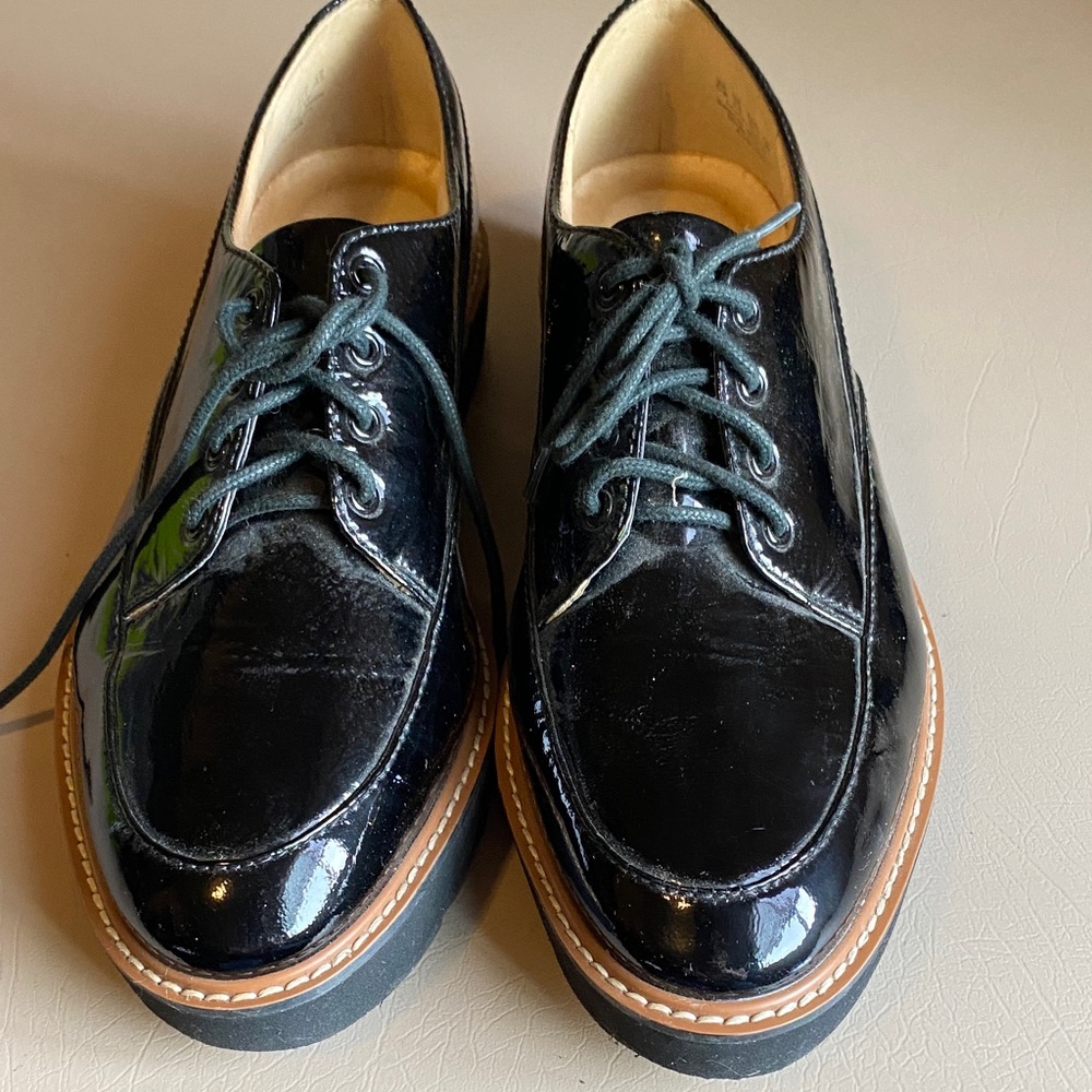 Naturalizer Black Patent Leather Lace-Up Loafers with Tan Welt